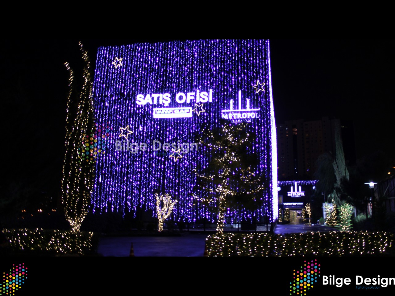 https://bilgedesign.com/images/referans/2861116827-varyap-led-perde-agac-isiklandirma.jpg