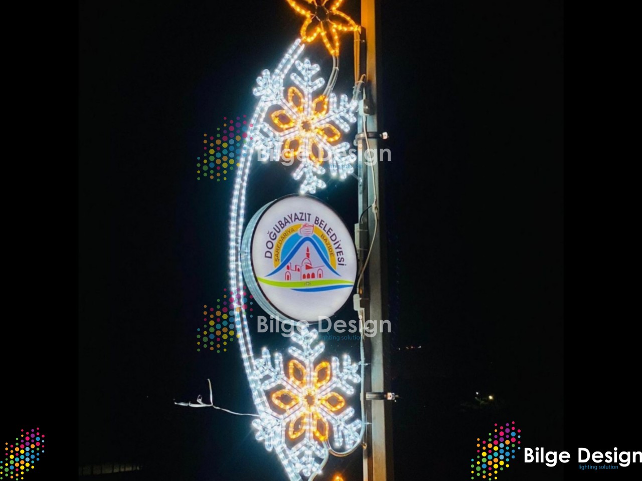 https://bilgedesign.com/images/referans/3191432518-dogu-beyazit-belediyesi-cadde-led-isikli-kar-tanesi-direk-motifi-agri.jpg